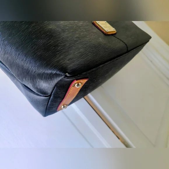 Dooney & Bourke Black and Tan Leather Bag - Picture 5 of 8